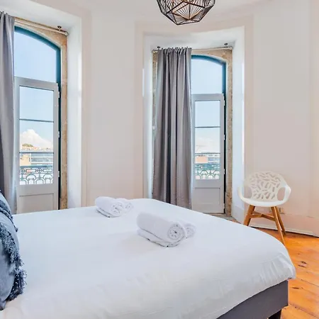 Apartment Alcantara River Stays